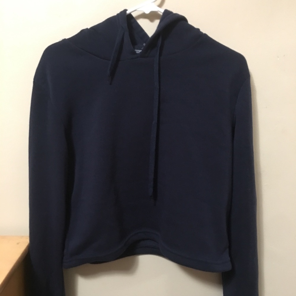 Cropped navy blue sweatshirt